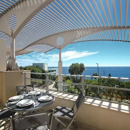 Oceanside Terrace By Madeira * Funchal (Madeira)