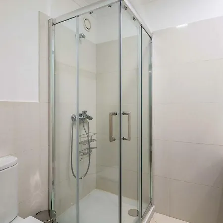 Oceanside Terrace By Madeira * Funchal (Madeira)