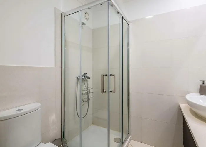 Oceanside Terrace By Madeira * Funchal (Madeira)